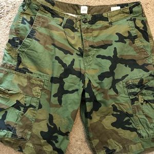 Men’s cargo shorts